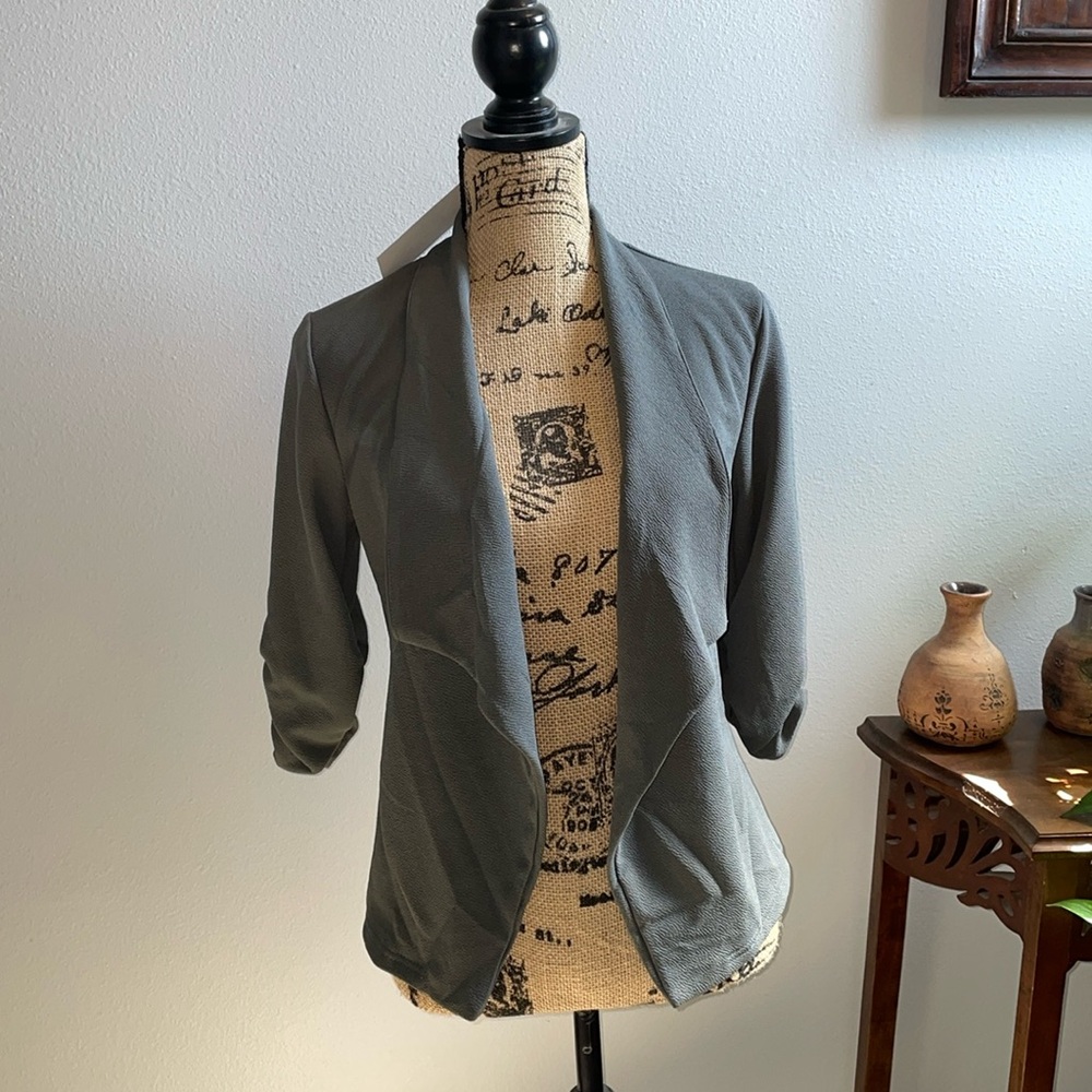 Doublju Grey Blazer with scrunched 3/4 sleeves. New with tags and never worn.